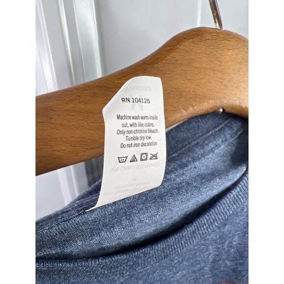 Chicago Short Sleeve Crew Neck T-Shirt Medium Blue American Flag Heart Design - Picture 5 of 6